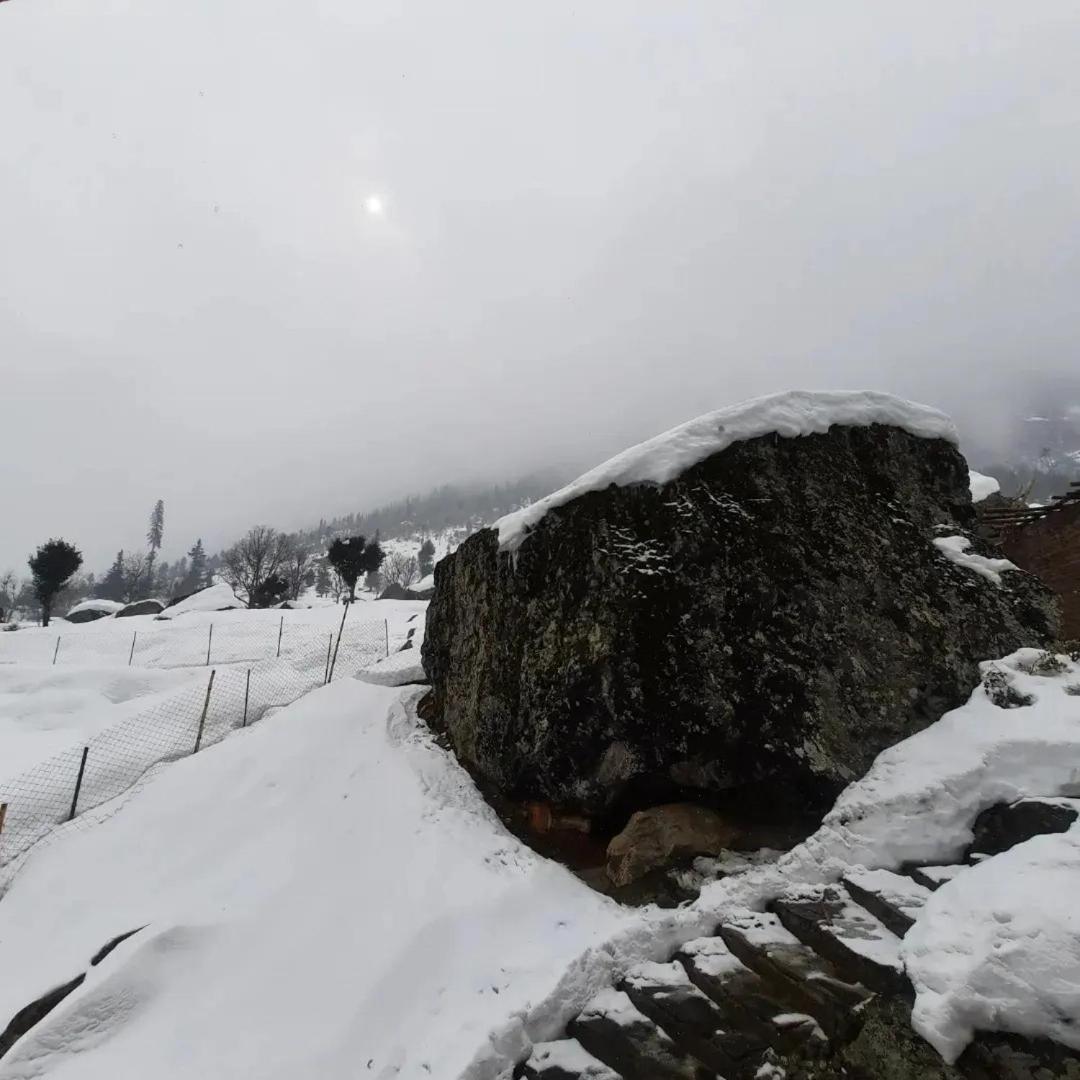 Khana Badosh Resort Kalam ภายนอก รูปภาพ