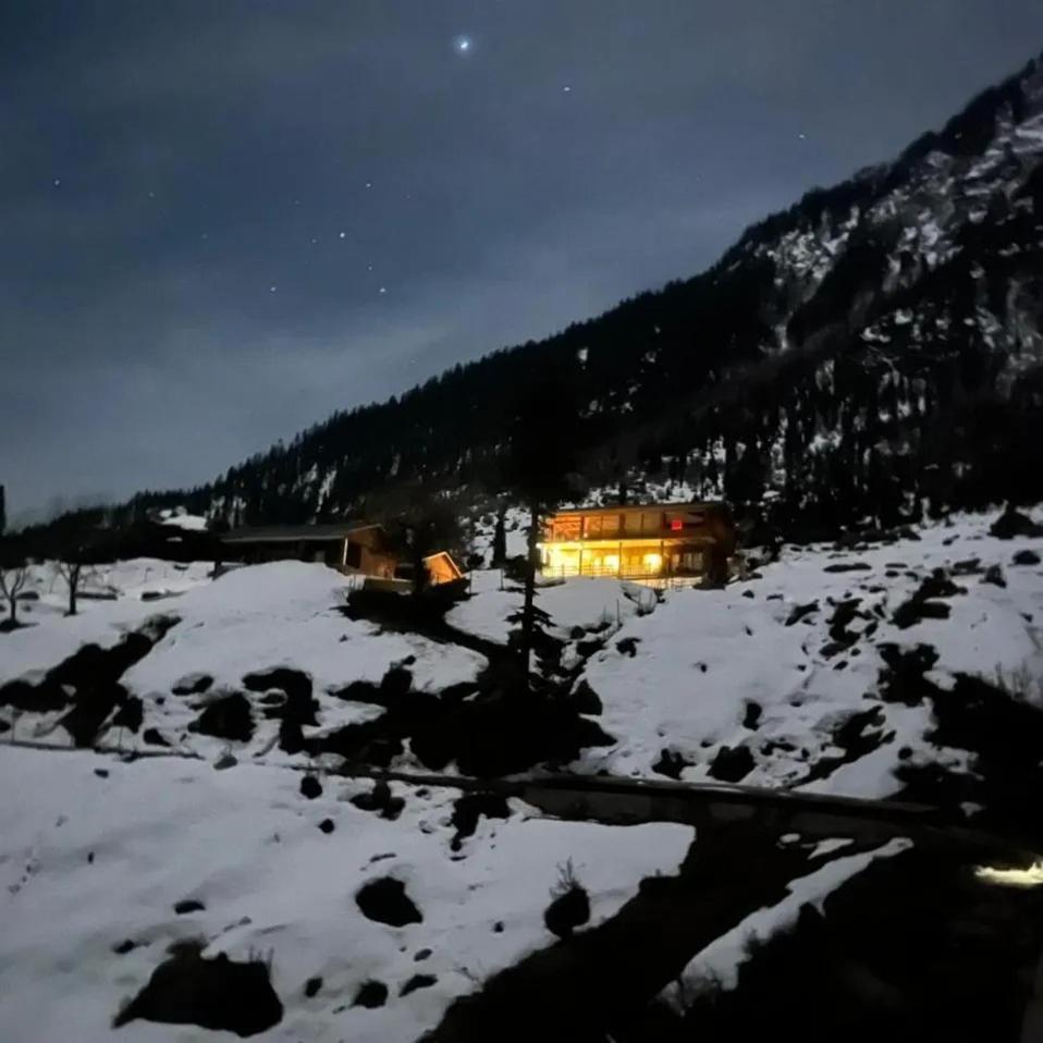 Khana Badosh Resort Kalam ภายนอก รูปภาพ