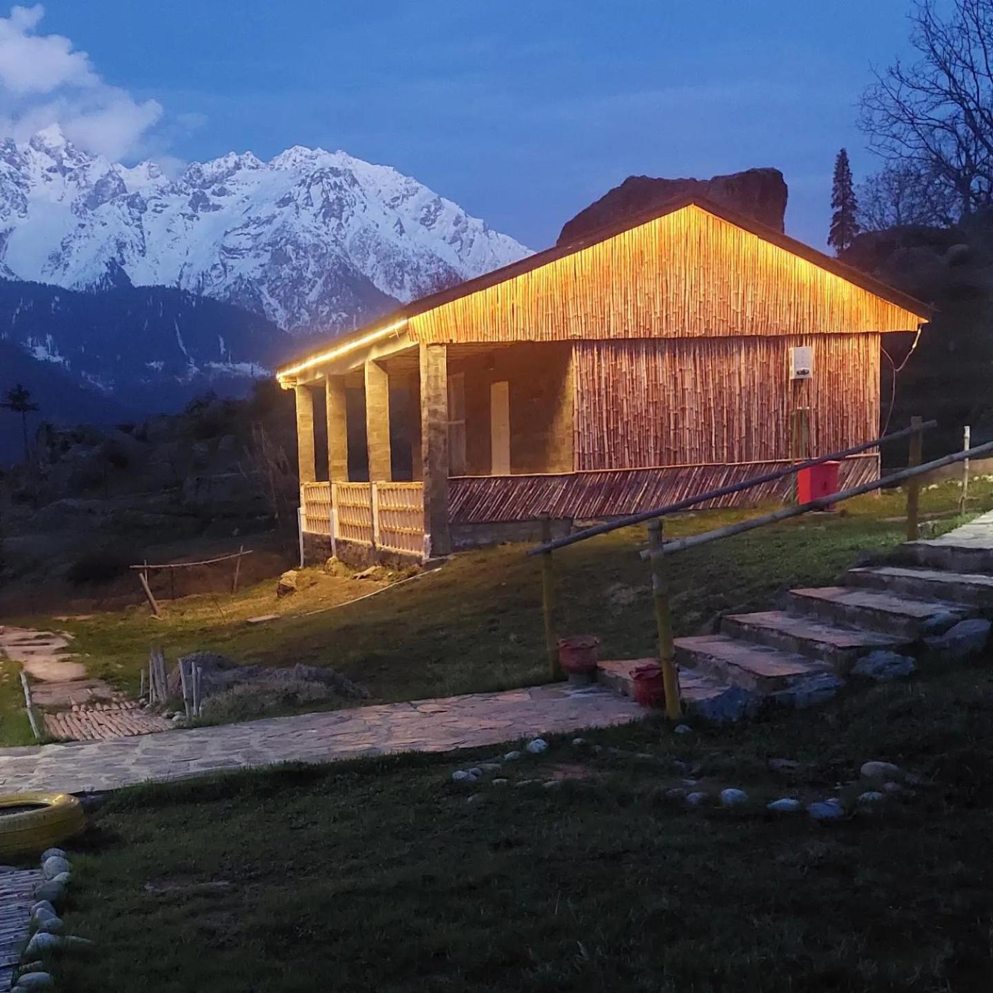 Khana Badosh Resort Kalam ภายนอก รูปภาพ